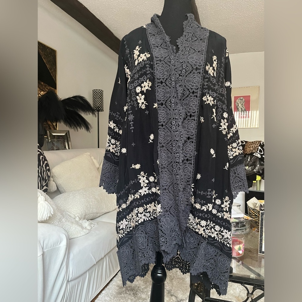 Johnny Was Black Floral Long Sleeve kimono